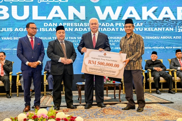 JUTAAN RINGGIT DUIT WAKAF UNTUK SIAPA?