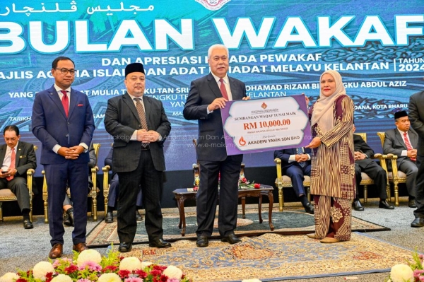 SEMAKIN HARI SEMAKIN CINTAKAN WAKAF